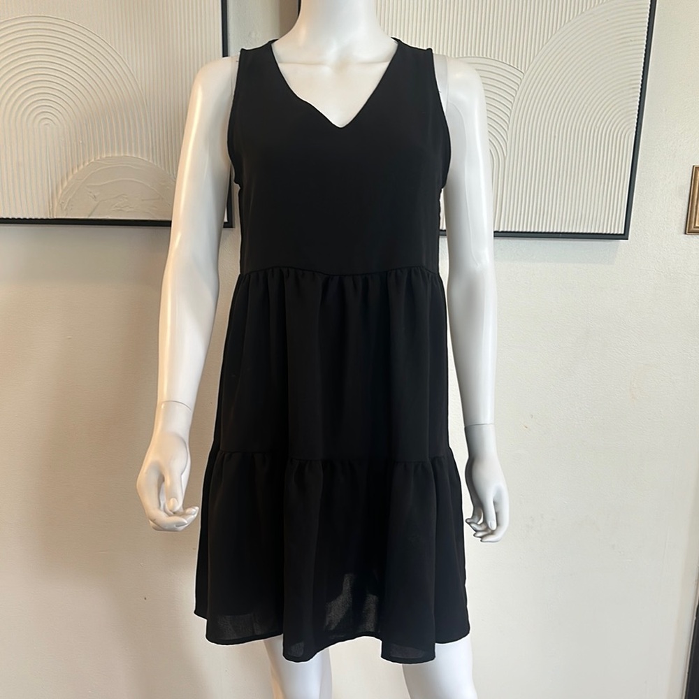 Elegant Black Sleeveless Dress